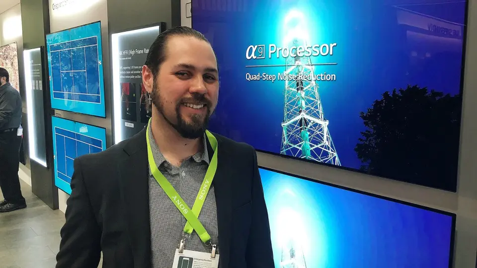 Erik Miguel Reveles Svalberg i LG Electronics sier deres nye A9-prosessor er en kraftpakke når det gjelder bildebehandling på deres oled-TVer. Foto: Stian Sønsteng. Erik Miguel Reveles Svalberg i LG Electronics sier deres nye A9-prosessor er en kraftpakke når det gjelder bildebehandling på deres oled-TVer. Foto: Stian Sønsteng.