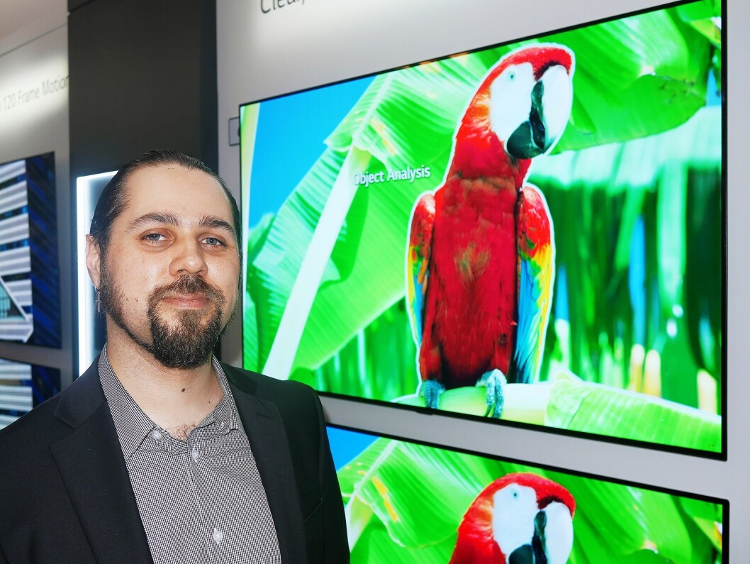 Erik Miguel Reveles Svalberg i LG Electronics sier deres nye A9-prosessor er i stand til å skille ut hovedmotivet, noe som skal gi en spesiell dybdefølelse. Foto: Stian Sønsteng Erik Miguel Reveles Svalberg i LG Electronics sier deres nye A9-prosessor er i stand til å skille ut hovedmotivet, noe som skal gi en spesiell dybdefølelse. Foto: Stian Sønsteng