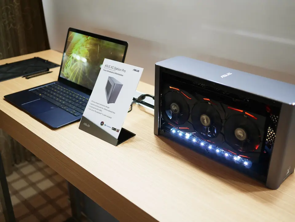 I kabinettet XG Station Pro kan man kjøpe til et hvilket som helst grafikkort, opp til 2,5 tommer. Foto: Stian Sønsteng. I kabinettet XG Station Pro kan man kjøpe til et hvilket som helst grafikkort, opp til 2,5 tommer. Foto: Stian Sønsteng.