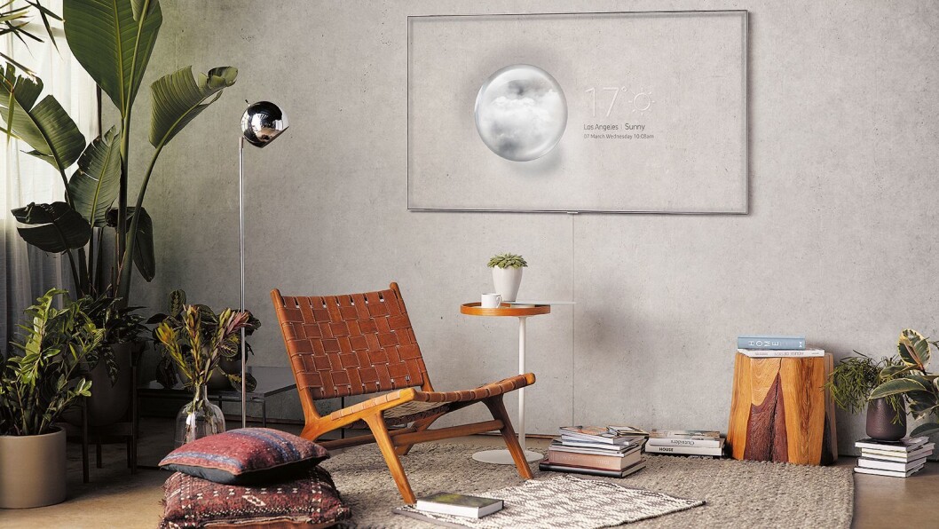 Med den nye ambient-modusen går TVen nesten i ett med veggen bak. Foto: Samsung Med den nye ambient-modusen går TVen nesten i ett med veggen bak. Foto: Samsung