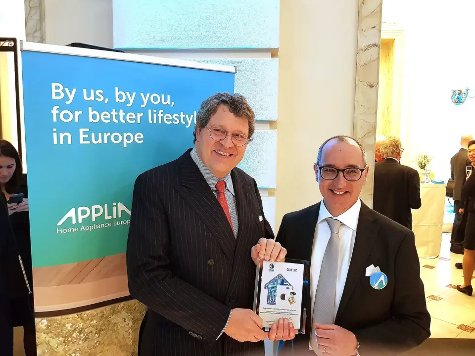 Presidenten i Applia Europe Reinhard Zinkann fra Miele sammen med Paolo Falcioni som er direktør i Applia Europe. Foto: Jan Røsholm Presidenten i Applia Europe Reinhard Zinkann fra Miele sammen med Paolo Falcioni som er direktør i Applia Europe. Foto: Jan Røsholm
