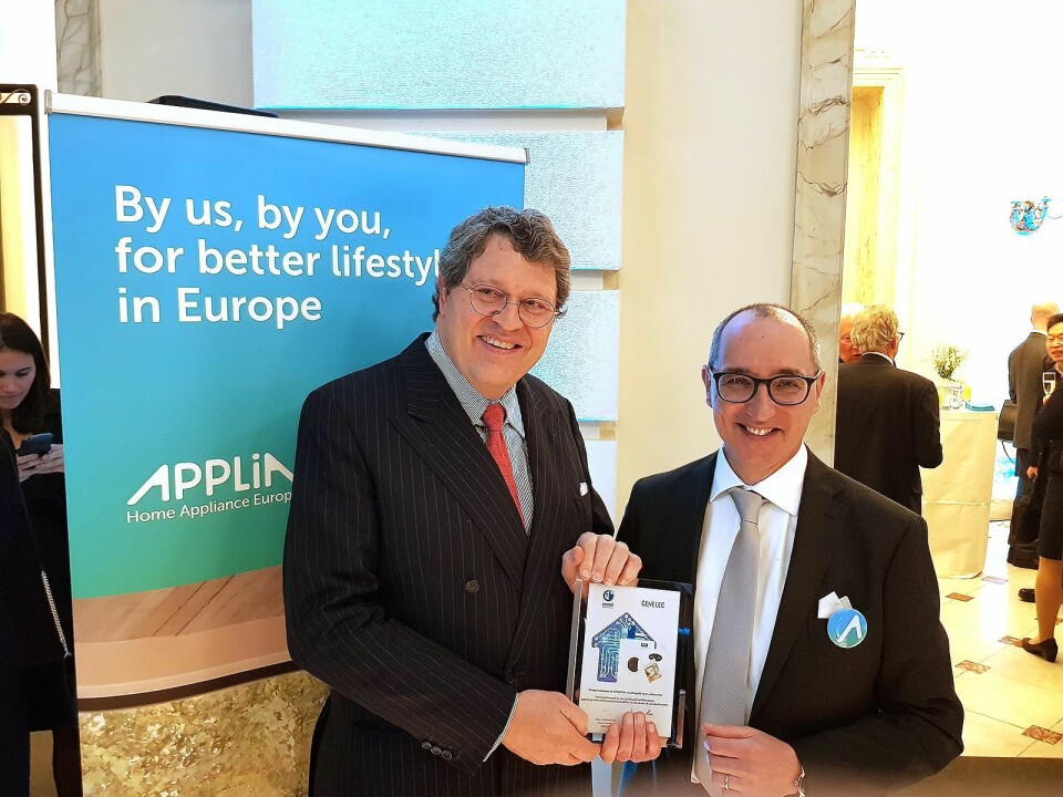 Presidenten i Applia Europe Reinhard Zinkann fra Miele sammen med Paolo Falcioni som er direktør i Applia Europe. Foto: Jan Røsholm