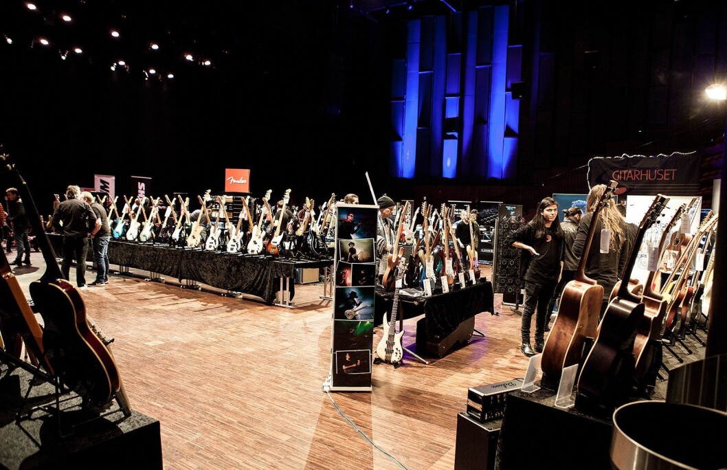Gitarhuset hadde med seg elleve leverandører på salgsutstillingen under Larvik gitarfestival. Foto: Tommy Rasmussen. Gitarhuset hadde med seg elleve leverandører på salgsutstillingen under Larvik gitarfestival. Foto: Tommy Rasmussen.