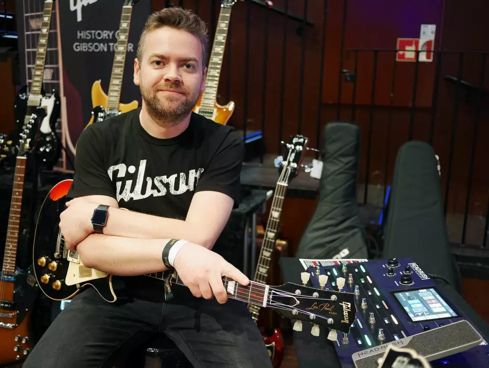 Håkon Øgreid i Luthman, som selger gitarer med Gibson-merkene Gibson og Epiphone i Norge. Foto: Stian Sønsteng.