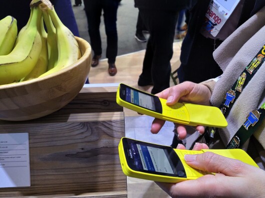 Nokia 8810 4G kommer i gult og sort, og det var trengsel på messen for å få tatt en titt på relanseringen. Foto: Marte Ottemo. Nokia 8810 4G kommer i gult og sort, og det var trengsel på messen for å få tatt en titt på relanseringen. Foto: Marte Ottemo.