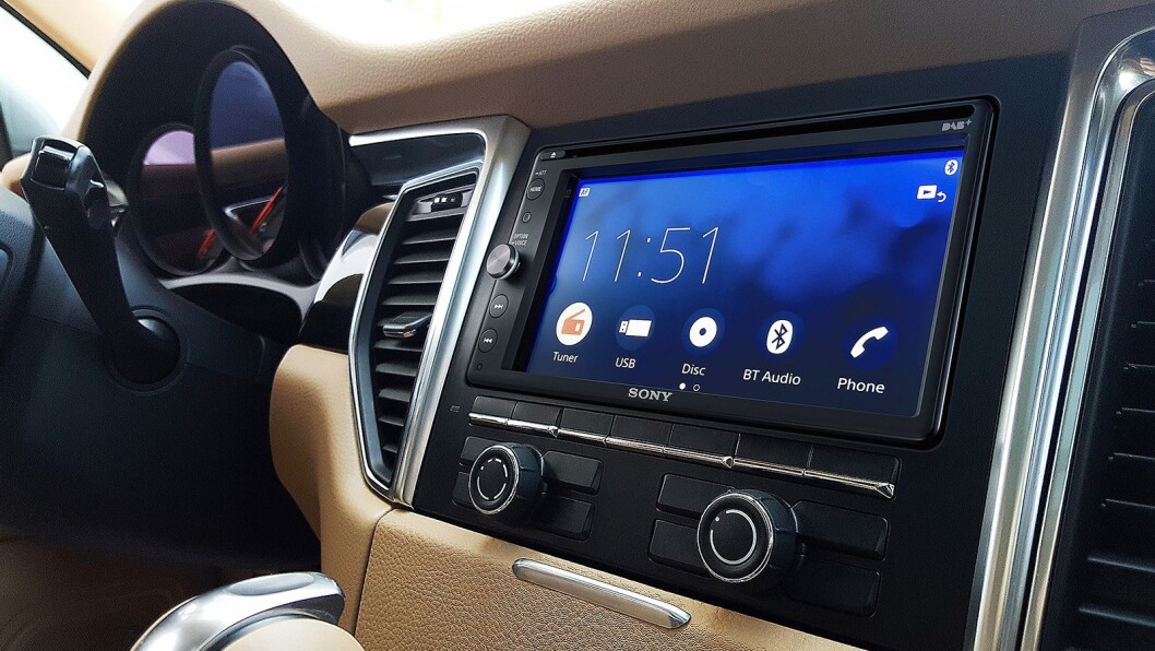 Sony XAV-AX205DB er en 2-din spiller med dab, Apple Carplay og Android Auto. Pris: 5.000,- Foto: Sony. Sony XAV-AX205DB er en 2-din spiller med dab, Apple Carplay og Android Auto. Pris: 5.000,- Foto: Sony.