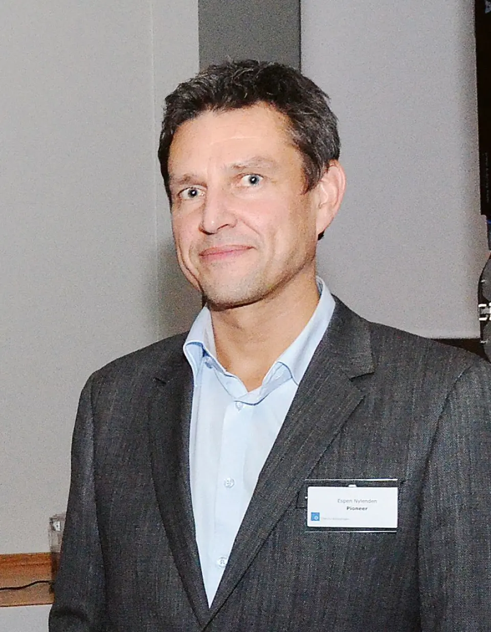 Espen Nylenden i Pioneer & Onkyo Europe GmbH, fotografert i forbindelse med kåringen av årets julegave i 2013. Foto: John Berge. Espen Nylenden i Pioneer & Onkyo Europe GmbH, fotografert i forbindelse med kåringen av årets julegave i 2013. Foto: John Berge.