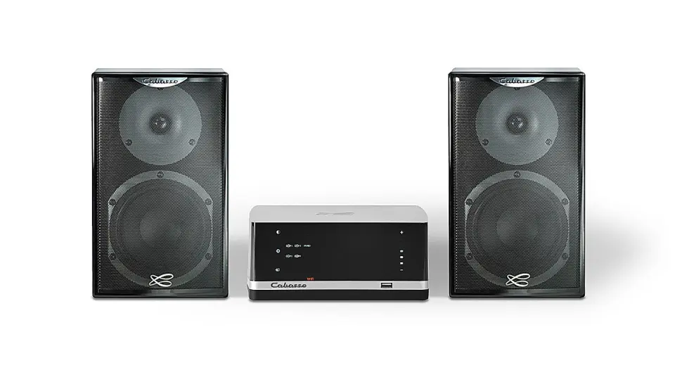 Hifi- og multiromsystemet fra Cabasse består av blant annet en lydbase/sokkel, lydplanke og stereoforsterker. Her Stream Amp (2x50W) og høyttalerparet Surf (29x17,5x22 cm). Pris: 12.000,- Foto: Cabasse. Hifi- og multiromsystemet fra Cabasse består av blant annet en lydbase/sokkel, lydplanke og stereoforsterker. Her Stream Amp (2x50W) og høyttalerparet Surf (29x17,5x22 cm). Pris: 12.000,- Foto: Cabasse.