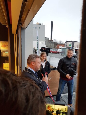 Ordfører Thor Hals sto for den offisielle åpningen av Power Askim. Foto: Power. Ordfører Thor Hals sto for den offisielle åpningen av Power Askim. Foto: Power.