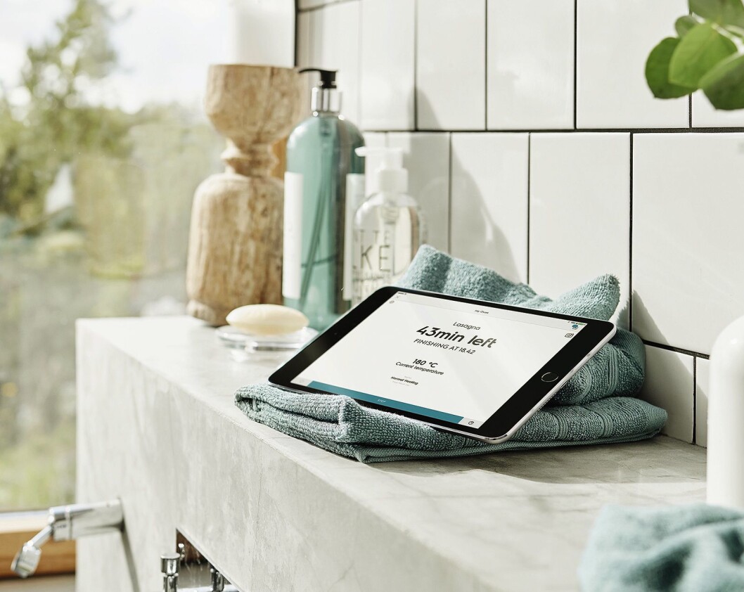 Med appen MyElectrolux er det mulig å følge med hvor langt stekeprosessen er kommet. Foto: Electrolux. Med appen MyElectrolux er det mulig å følge med hvor langt stekeprosessen er kommet. Foto: Electrolux.