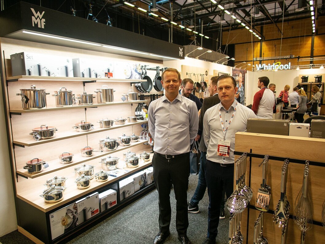 Johan Eklind (t. v.) og Rasmus Gammelgaard fra Tefal-OBH Nordica Group på Elon-messen 2018. Foto: Ola Larsson Johan Eklind (t. v.) og Rasmus Gammelgaard fra Tefal-OBH Nordica Group på Elon-messen 2018. Foto: Ola Larsson