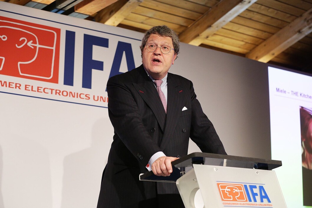 Reinhard Zinkann på scenen under IFA-messens globale pressemøte i Roma den 20. april. Foto: IFA. Reinhard Zinkann på scenen under IFA-messens globale pressemøte i Roma den 20. april. Foto: IFA.