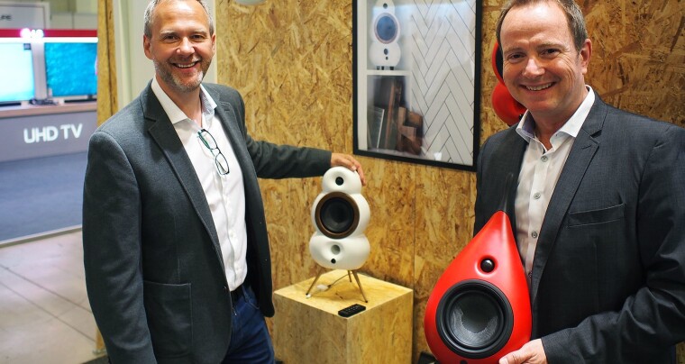 DANSK LYD I DANSKE FARGER FRA EET