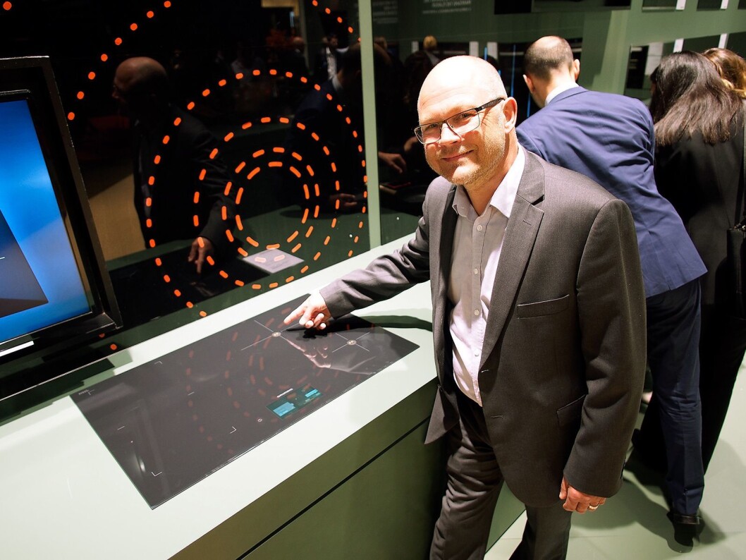 Øistein Bovolden, nordisk produktspesialist for store hvitevarer, sier Grundigs nye induksjonstopp lar deg justere temperaturen grad for grad, og dermed egner seg for sous-vide-matlaging. Foto: Ola Larsson Øistein Bovolden, nordisk produktspesialist for store hvitevarer, sier Grundigs nye induksjonstopp lar deg justere temperaturen grad for grad, og dermed egner seg for sous-vide-matlaging. Foto: Ola Larsson