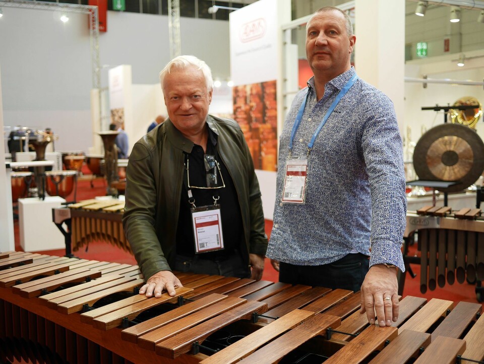 Morten Belstad (t. v.) og Magne A. Iversen ved Gitarhuset med Marimba Artist i Alpha-serien. Pris: 120.000,- Foto: Stian Sønsteng
