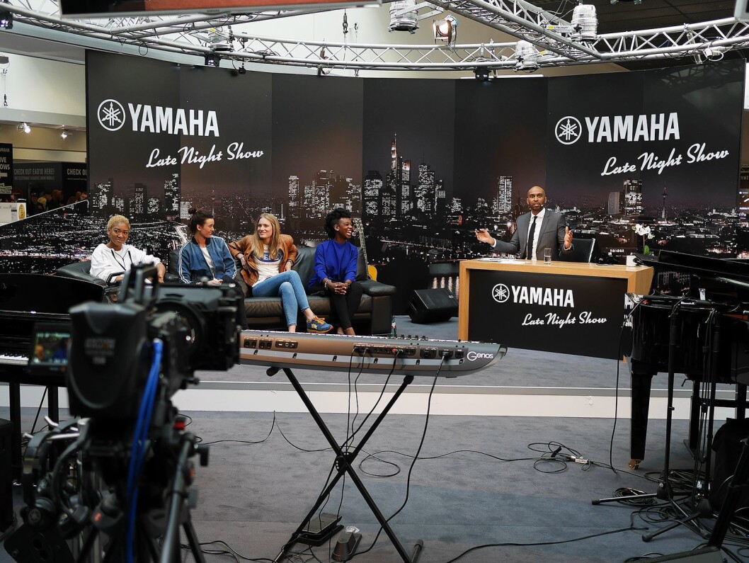 Under Musikmesse hadde Yamaha sitt eget talkshow, som de strømmet ut i verden. Foto: Stian Sønsteng. Under Musikmesse hadde Yamaha sitt eget talkshow, som de strømmet ut i verden. Foto: Stian Sønsteng.