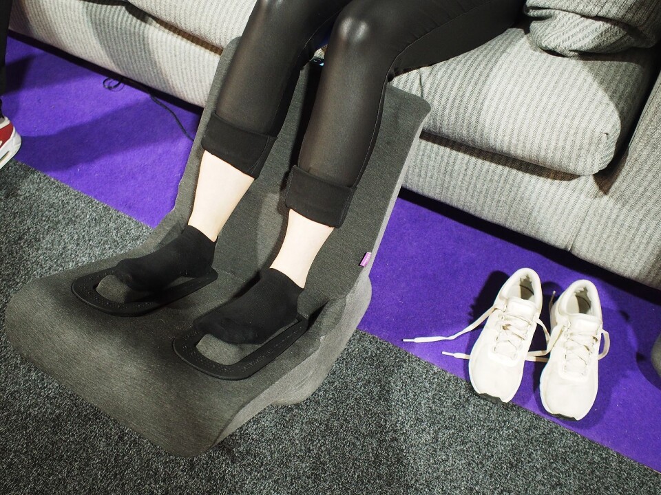 Massasjeapparatet for legger og føtter kan slås sammen når det ikke er i bruk. Foto: Jan Røsholm.