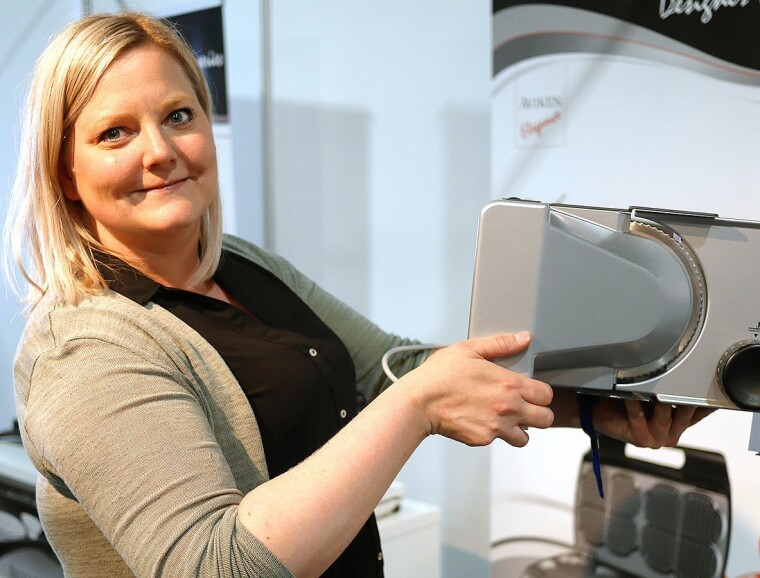 SELGER FLERE OPPSKJÆRSMASKINER