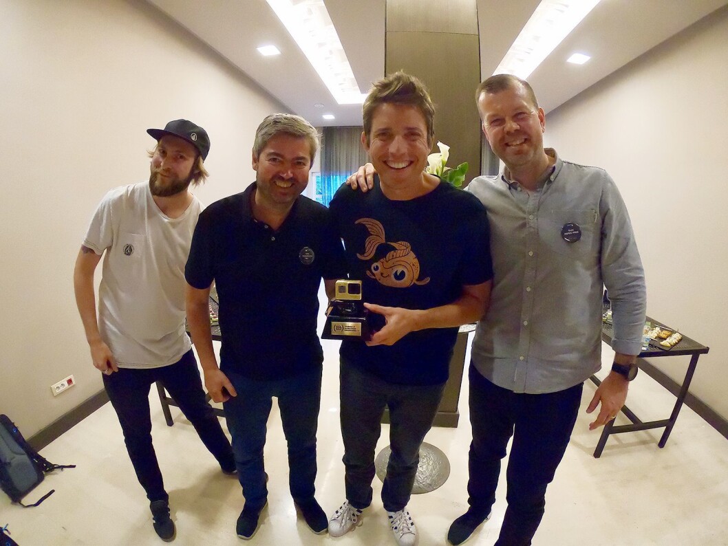 Response Nordic er kåret til årets distributør av GoPro. F. v. markedssjef Brage Smith, daglig leder Are Pedersen, toppsjef og grunnlegger av GoPro Nick Woodman, og Olle Papec Friis, ansvarlig for Sverige, Danmark og Finland. Foto: Response Nordic Response Nordic er kåret til årets distributør av GoPro. F. v. markedssjef Brage Smith, daglig leder Are Pedersen, toppsjef og grunnlegger av GoPro Nick Woodman, og Olle Papec Friis, ansvarlig for Sverige, Danmark og Finland. Foto: Response Nordic