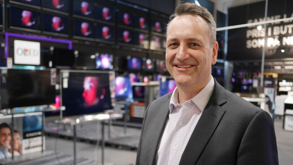 LITEN NEDGANG I ELEKTRONIKK-SALGET