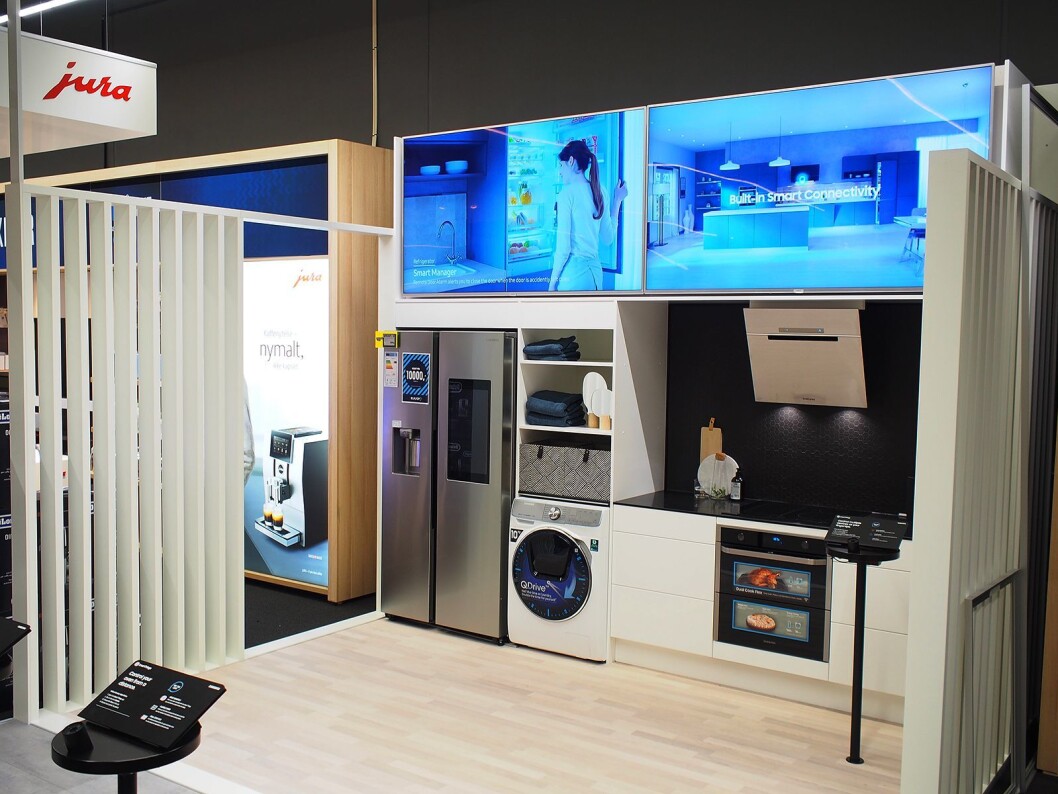 På dette kjøkkenet ser man Samsung sine smarte produkter satt i sitt rette element. Foto: Jan Røsholm. På dette kjøkkenet ser man Samsung sine smarte produkter satt i sitt rette element. Foto: Jan Røsholm.