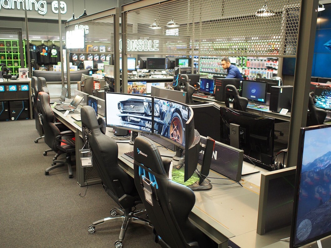 Elkjøp Megastore Lørenskog har en stor spillavdeling. Foto: Jan Røsholm. Elkjøp Megastore Lørenskog har en stor spillavdeling. Foto: Jan Røsholm.