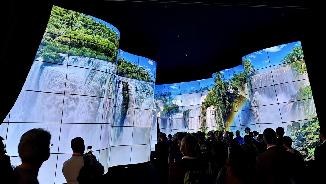 I H18/101 på IFA har LG Electronics bygd opp denne dalen av oled-skjermer. Foto: Marte Ottemo. I H18/101 på IFA har LG Electronics bygd opp denne dalen av oled-skjermer. Foto: Marte Ottemo.