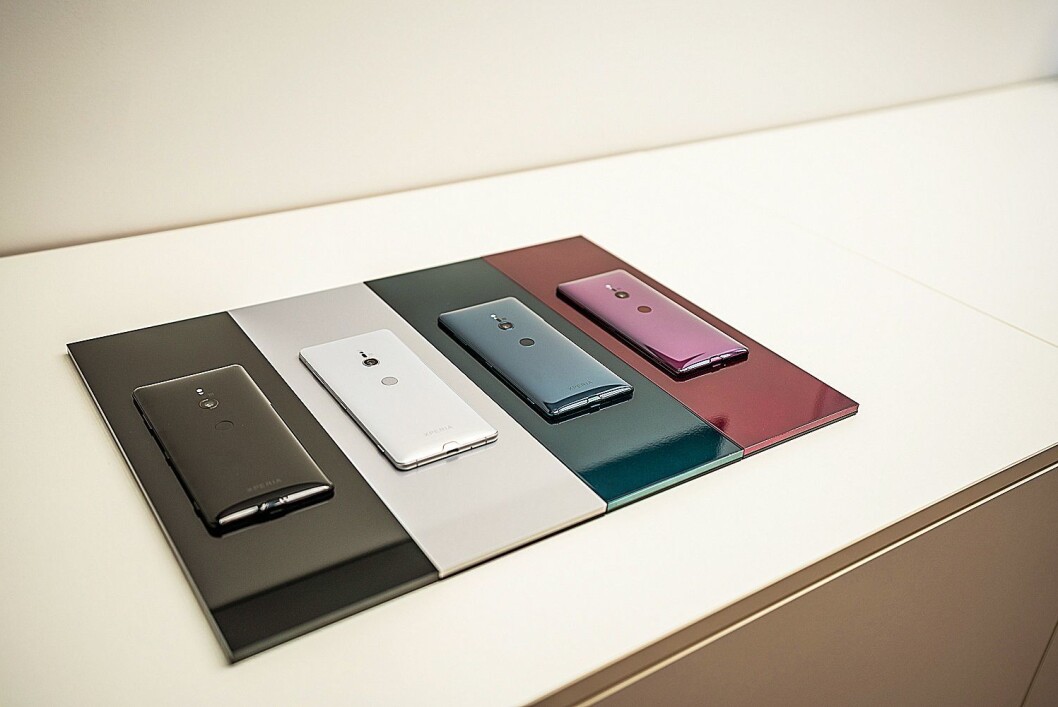 Xperia XZ3 kommer i fire farger, og har fått 3D-glass både foran og bak. Foto: Sony. Xperia XZ3 kommer i fire farger, og har fått 3D-glass både foran og bak. Foto: Sony.