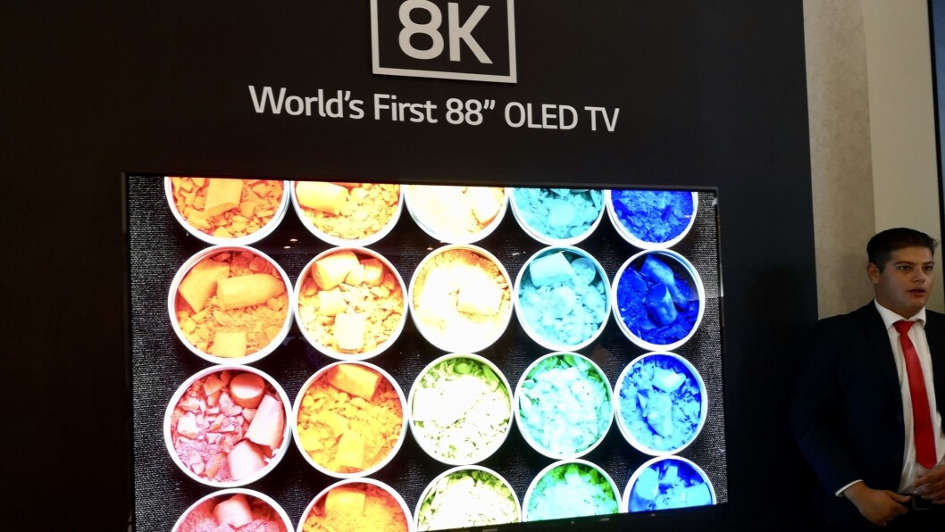 LG viser på IFA verdens første 88 tommer store oled-TV. Foto: Marte Ottemo. LG viser på IFA verdens første 88 tommer store oled-TV. Foto: Marte Ottemo.