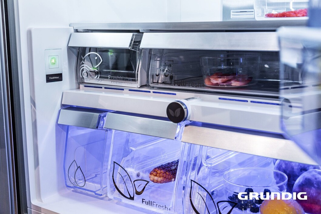 Med FreshMeter-teknologien i kjøleskapet lyser en indikator grønt, gult eller rødt for å si fra om råvarene dine fortsatt er gode. Foto: Grundig. Med FreshMeter-teknologien i kjøleskapet lyser en indikator grønt, gult eller rødt for å si fra om råvarene dine fortsatt er gode. Foto: Grundig.
