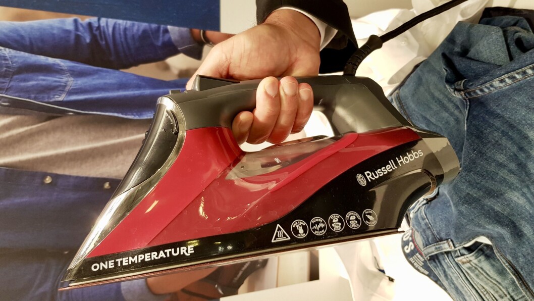 Russell & Hobbs strykejern One Temperature. Foto: Jan Røsholm. Russell & Hobbs strykejern One Temperature. Foto: Jan Røsholm.