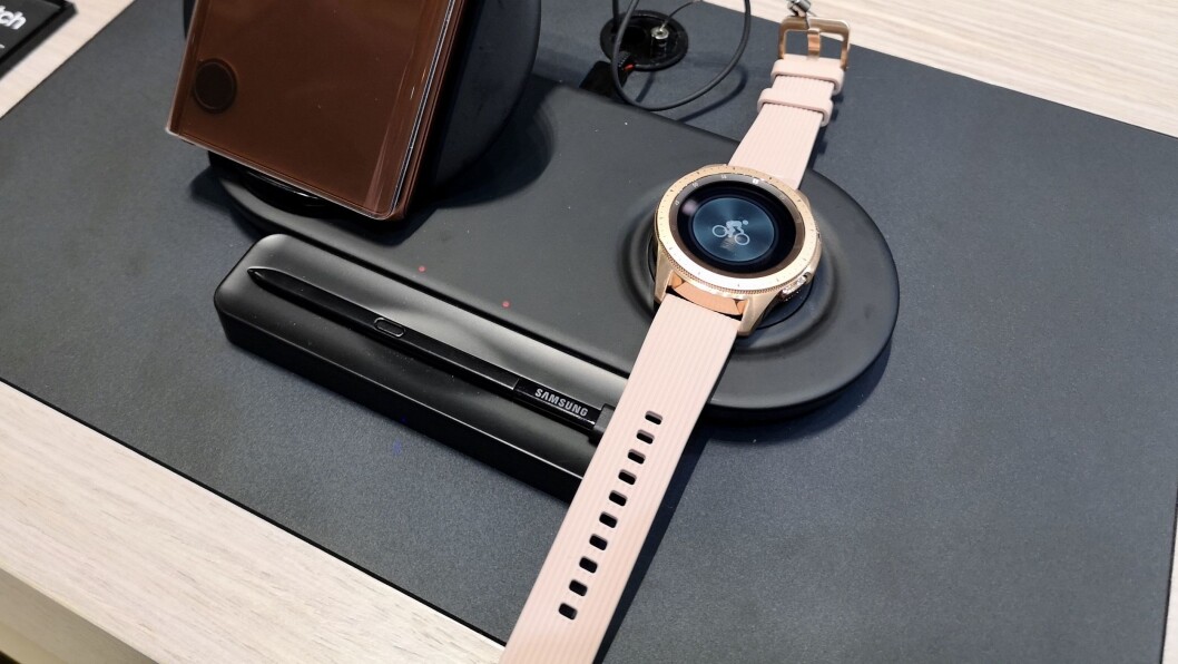 Samsung Galaxy Watch i rose gold. Foto: Marte Ottemo. Samsung Galaxy Watch i rose gold. Foto: Marte Ottemo.