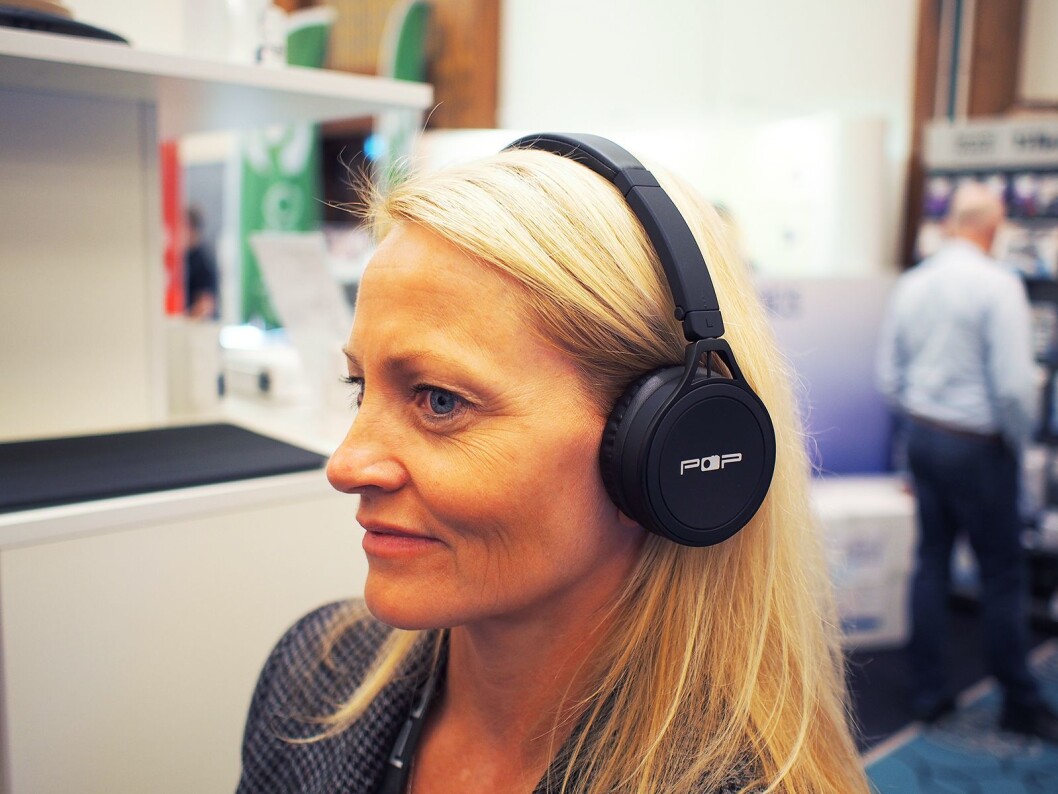 Lillan Galborgen med de nye Pop hodetelefoner. Foto: Jan Røsholm. Lillan Galborgen med de nye Pop hodetelefoner. Foto: Jan Røsholm.