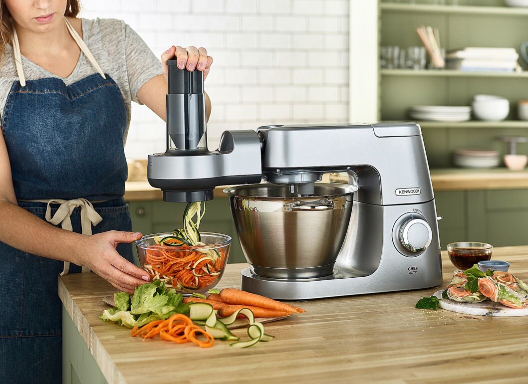 Spiralkutteren er et nytt tilbehør til Kenwoods kjøkkemaskiner, og lar glutenfri-entusiaster også nyte sin spagetti. Foto: De'Longhi. Spiralkutteren er et nytt tilbehør til Kenwoods kjøkkemaskiner, og lar glutenfri-entusiaster også nyte sin spagetti. Foto: De'Longhi.