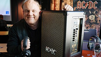 AC/DC TNT-1 LÅTER SOM DYNAMITT AC/DC TNT-1 LÅTER SOM DYNAMITT