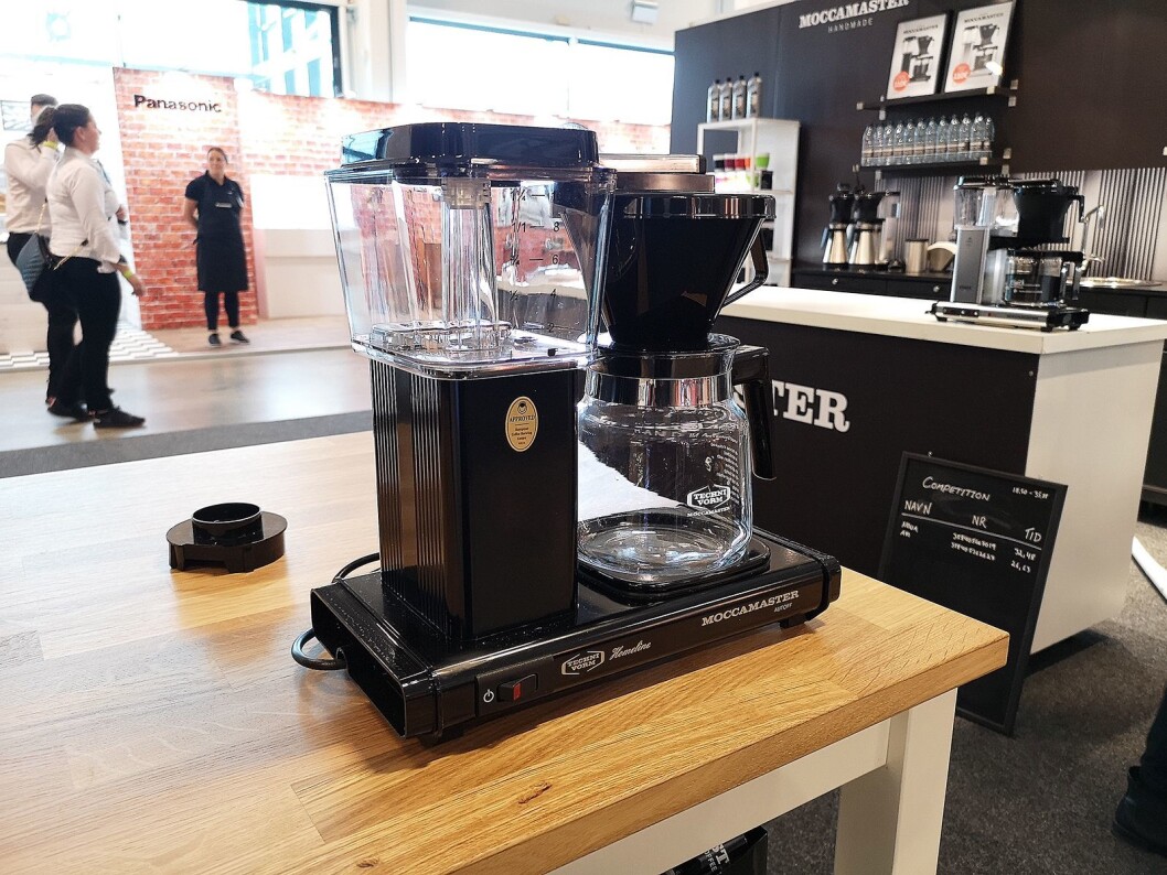 Ifølge salgssansvarlig Jonna Wilms Nielsen har de unge fått øynene opp for den tradisjonelle kaffetrakteren. Foto: Marte Ottemo Ifølge salgssansvarlig Jonna Wilms Nielsen har de unge fått øynene opp for den tradisjonelle kaffetrakteren. Foto: Marte Ottemo