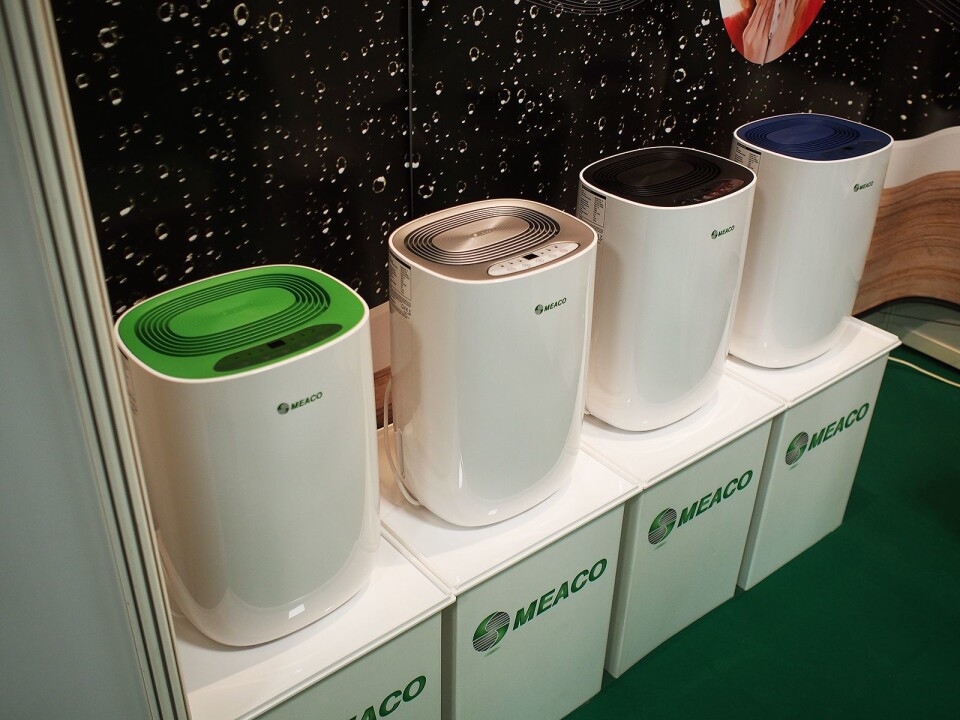 Den nye stillegående serien kompressorbaserte avfuktere fra Meaco kan fåes med i flere farger. 10 liter kapasitet, 2.500,- Foto: Jan Røsholm