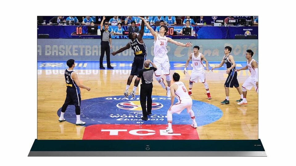 TCL skal sponse FIBA Basketball World Cup framover, og 8K-TVen er en spesialdesignet modell basert på dette samarbeidet. Foto: TCL.