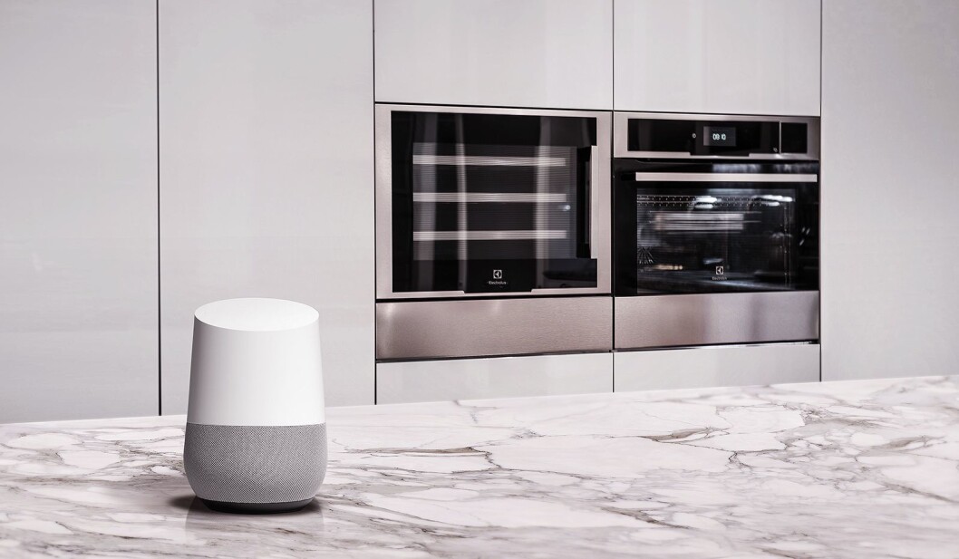 I løpet av 2019 kommer AEG Electrolux med en rekke smarte ovner med stemmestyring via Google Assistant. Foto: AEG Electrolux. I løpet av 2019 kommer AEG Electrolux med en rekke smarte ovner med stemmestyring via Google Assistant. Foto: AEG Electrolux.