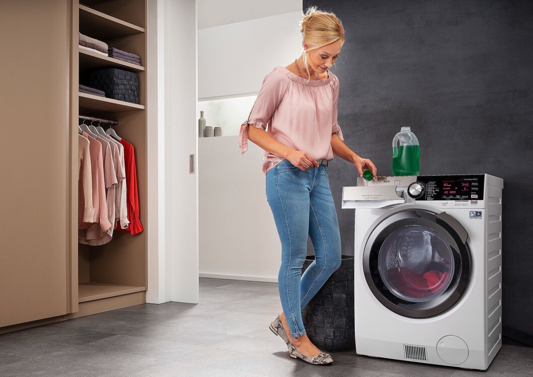 Kombimaskinene i 7000, 8000 og 9000-serien kommer også i nye versjoner, hvor blant annet toppmodellen kan skilte med at tre kilo tøy nå er vasket og tørket på bare tre timer. Foto: AEG Electrolux. Kombimaskinene i 7000, 8000 og 9000-serien kommer også i nye versjoner, hvor blant annet toppmodellen kan skilte med at tre kilo tøy nå er vasket og tørket på bare tre timer. Foto: AEG Electrolux.
