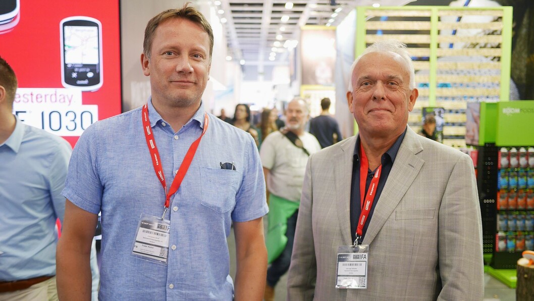 Produktsjef Christian Åkre (t .v.) i Soundgarden.no, fotografert på IFA 2017 sammen med daglig leder og eier Jan Inge Solheim. Foto: Stian Sønsteng. Produktsjef Christian Åkre (t .v.) i Soundgarden.no, fotografert på IFA 2017 sammen med daglig leder og eier Jan Inge Solheim. Foto: Stian Sønsteng.