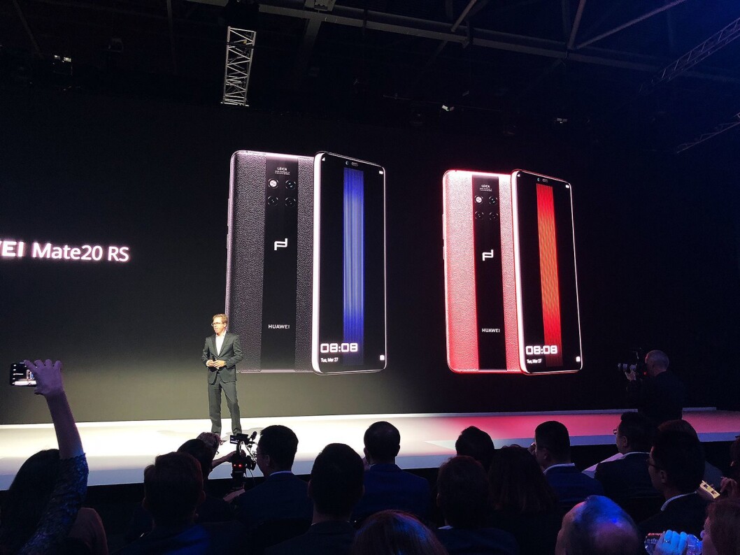Administrerende direktør Jan Becker i Porsche Design presenterte Huawei Mate20 RS. Foto: Stian Sønsteng. Administrerende direktør Jan Becker i Porsche Design presenterte Huawei Mate20 RS. Foto: Stian Sønsteng.