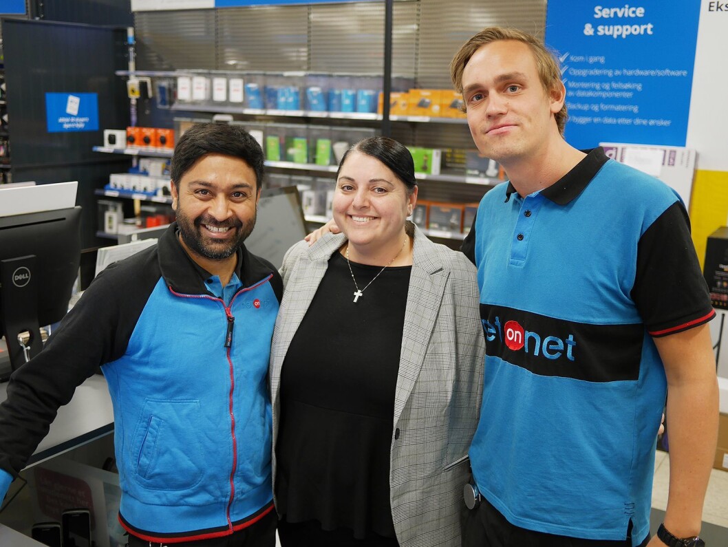 Bhupinder Singh (driftsansvarlig Lierskogen, f. v.), Nora Ay (PR- og kommunikasjonssjef) og Thomas Dalen (butikksjef Alnabru). Foto: Stian Sønsteng. Bhupinder Singh (driftsansvarlig Lierskogen, f. v.), Nora Ay (PR- og kommunikasjonssjef) og Thomas Dalen (butikksjef Alnabru). Foto: Stian Sønsteng.
