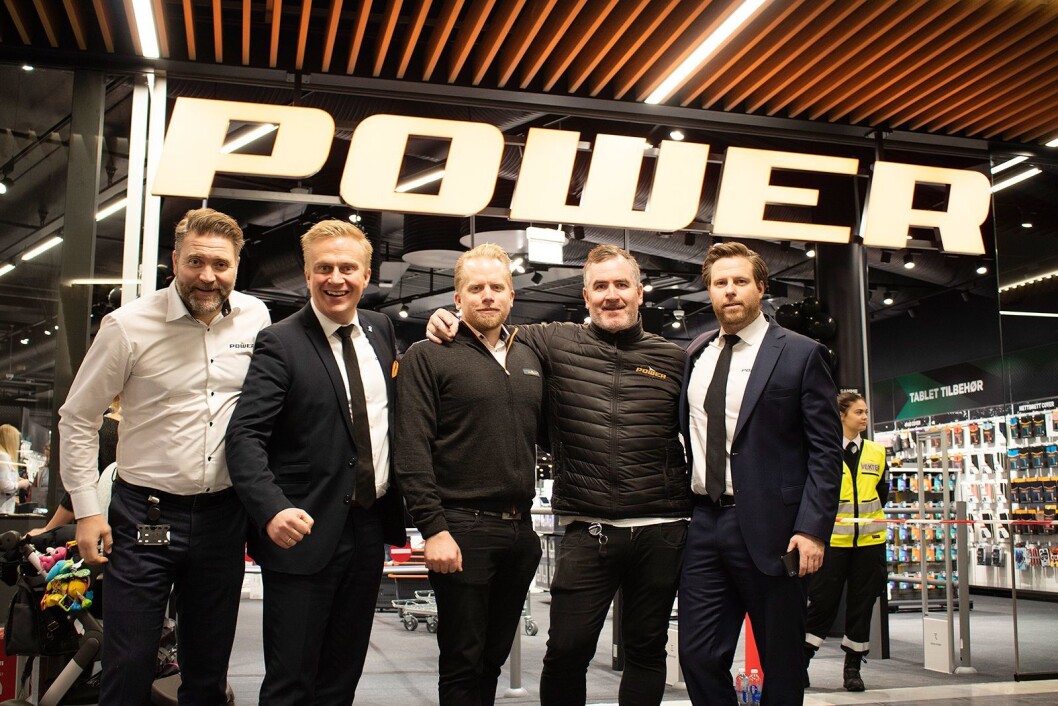 Under åpningen av Power Jærhagen deltok blant annet Morten Hovland (f. v.), Thomas Marthinsen, Magnus Schonhowd, Kjell Arntsen og Lars Hoel fra kjedekontoret. Foto: Tobias Rønningen, Power Under åpningen av Power Jærhagen deltok blant annet Morten Hovland (f. v.), Thomas Marthinsen, Magnus Schonhowd, Kjell Arntsen og Lars Hoel fra kjedekontoret. Foto: Tobias Rønningen, Power