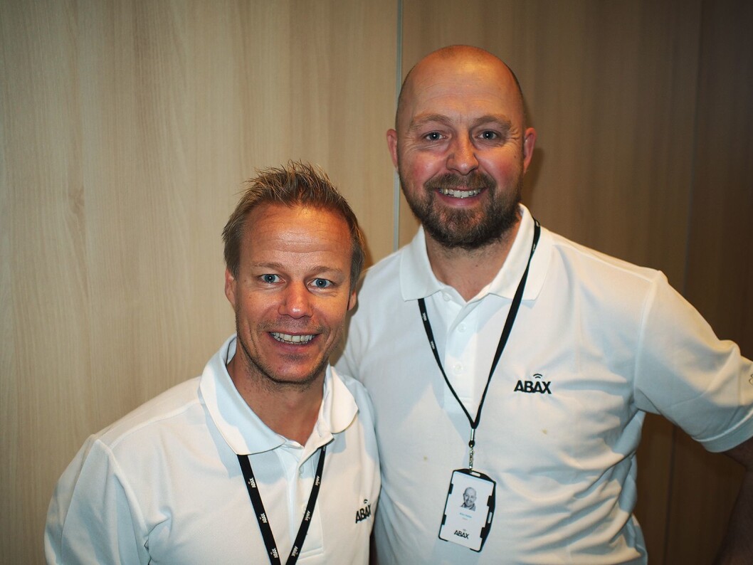 Lars Thorsteinsen (t. v.) og Kim Hette fra Abax er spesialister på elektronisk kjørebok. Foto: Jan Røsholm. Lars Thorsteinsen (t. v.) og Kim Hette fra Abax er spesialister på elektronisk kjørebok. Foto: Jan Røsholm.