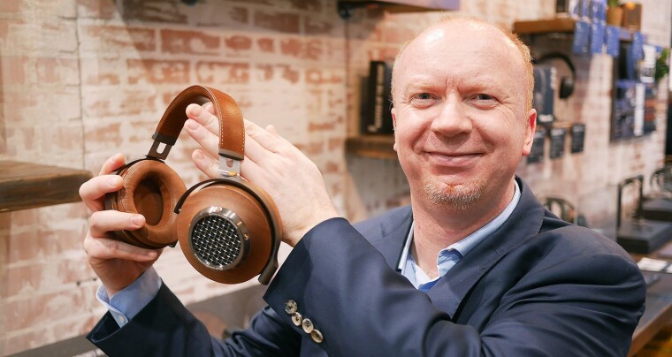 KOMMERSIELL PRAKSIS I LYD & BILDE/PUBLISH AS