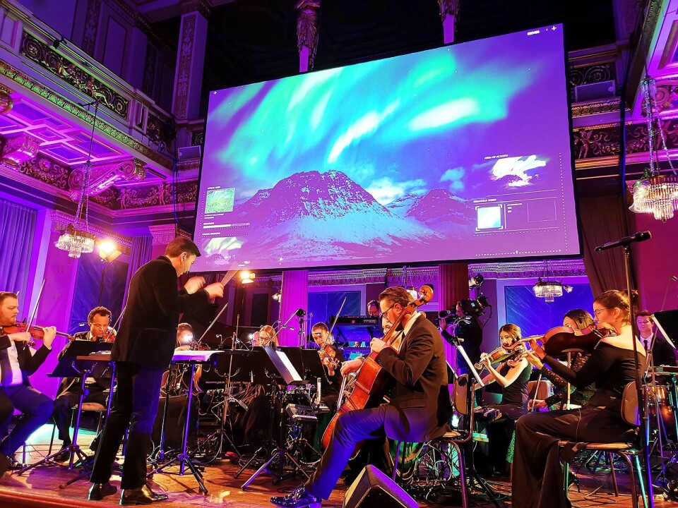 Symfonien «The Sound of Light» ble urfremført i Brahms-salen i Musikverein i Wien den 28. november, av Syncron Stage Orchestra under ledelse av James Shearman. Foto: Stian Sønsteng