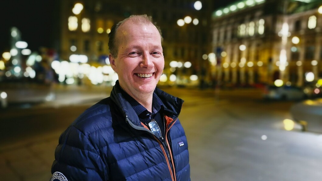 Nordlys-guide og fotograf Kjetil Skogli står bak nordlys-filmene som er brukt i «The Sound of Light». Her er han fotografert i Wien etter urfremføringen. Foto: Stian Sønsteng. Nordlys-guide og fotograf Kjetil Skogli står bak nordlys-filmene som er brukt i «The Sound of Light». Her er han fotografert i Wien etter urfremføringen. Foto: Stian Sønsteng.