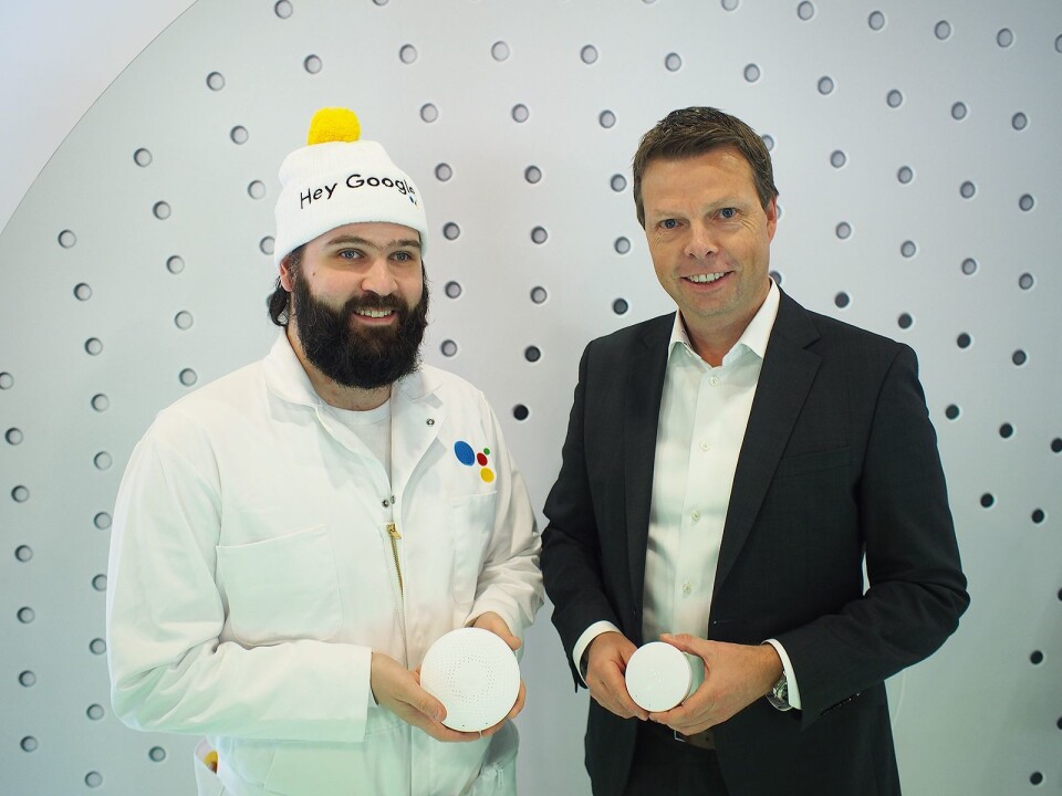 Scott Phillips Jr. (t. v.) representerte Google Assistant på Airthings’ stand sammen med Øyvind Birkenes. Foto: Jan Røsholm