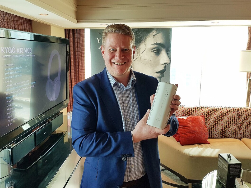 Finn Kristoffer Larsen i Kygo Life viser frem smarthøyttaleren B9/800. Foto: Jan Røsholm Finn Kristoffer Larsen i Kygo Life viser frem smarthøyttaleren B9/800. Foto: Jan Røsholm